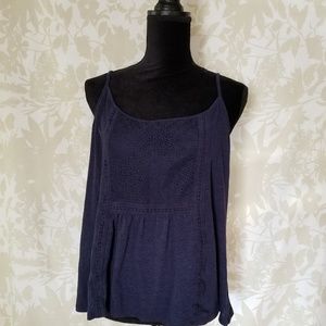Old Navy Sleeveless Relaxed Lace Pattern Top